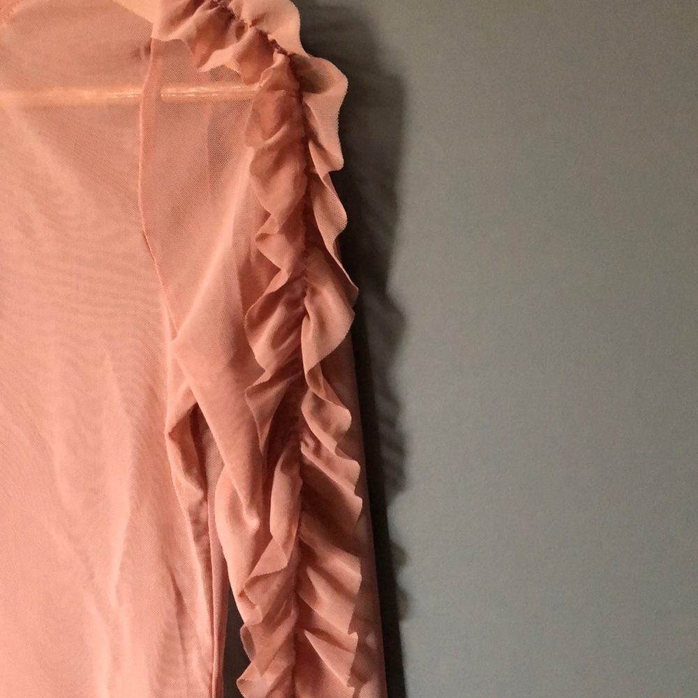 NWT Express Sheer Ruffle Mesh Tee - Picture 3 of 6